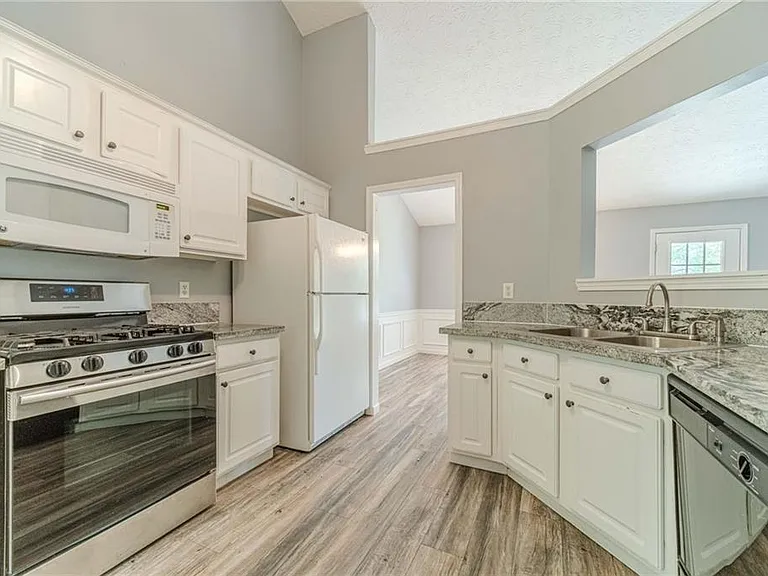 1617 Amhearst Walk Rd — Photo 12