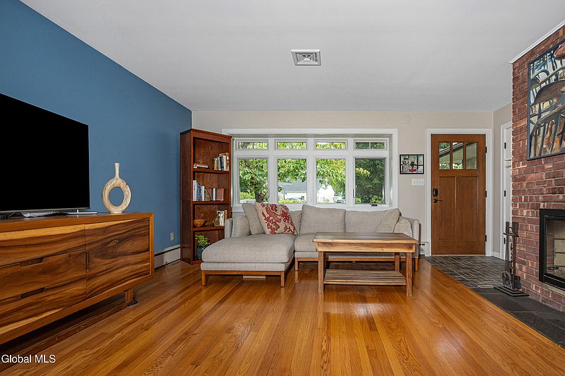 4th image of 141 Orchard Street