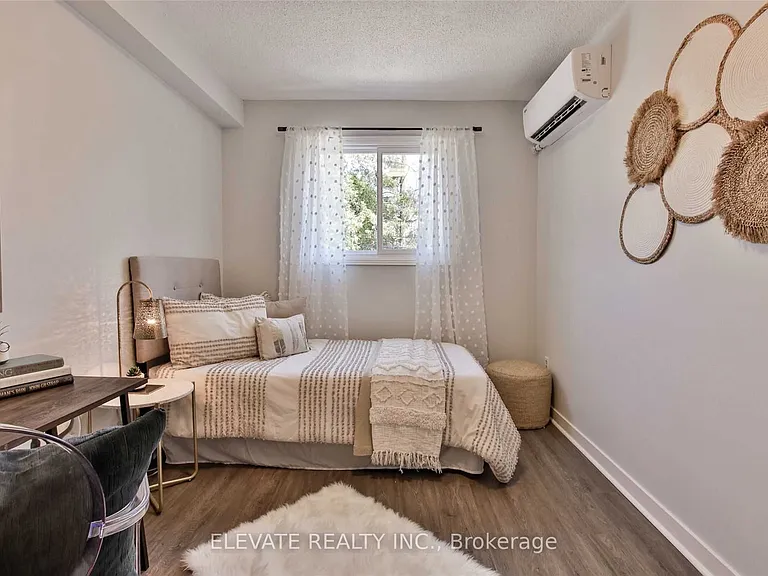 2131 Dufferin St — Photo 18