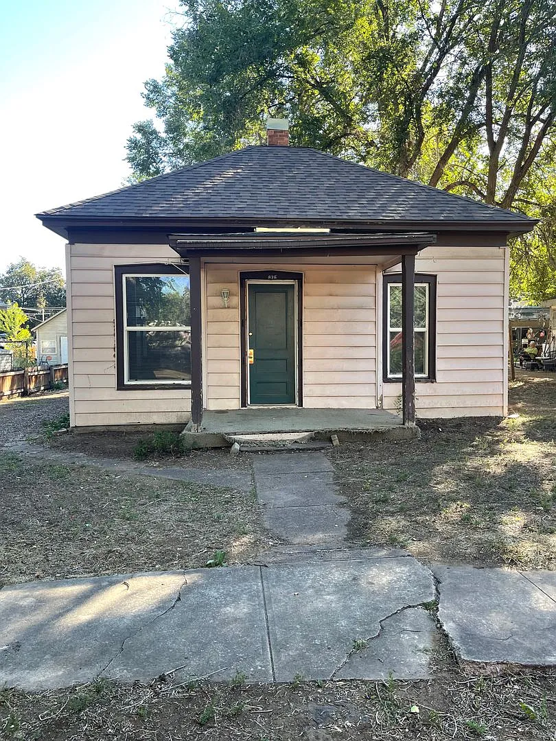 826 S 5th St photo 1