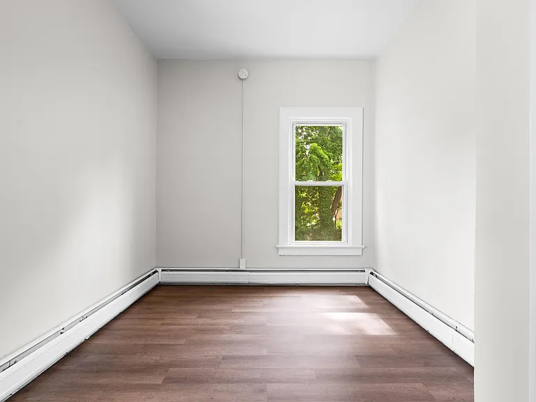 35 Newton St #2 — Photo 8