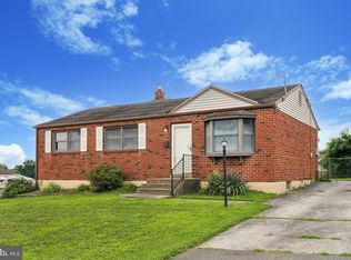 2 Radcliffe Ct, Wilmington, DE 19804