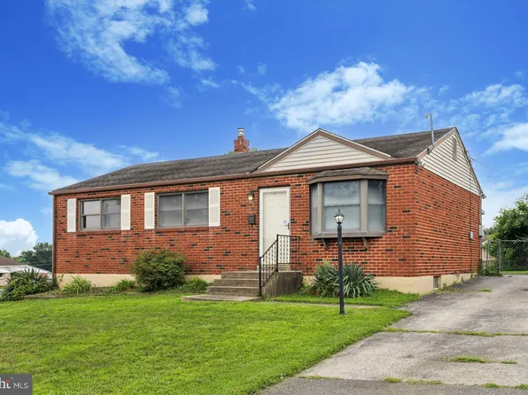 2 Radcliffe Ct, Wilmington, DE 19804