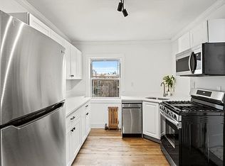 372 Manhattan Ave FLOOR 3, Brooklyn, NY 11211