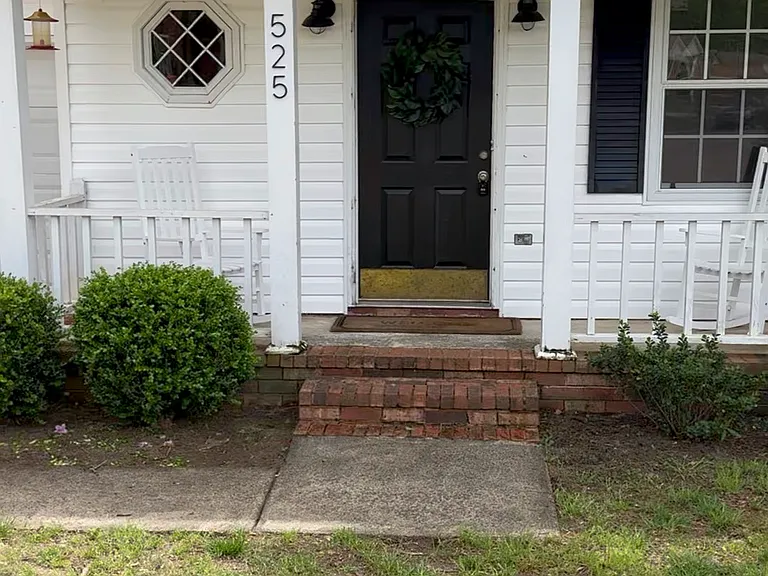 525 Adams Mill Ln — Photo 3