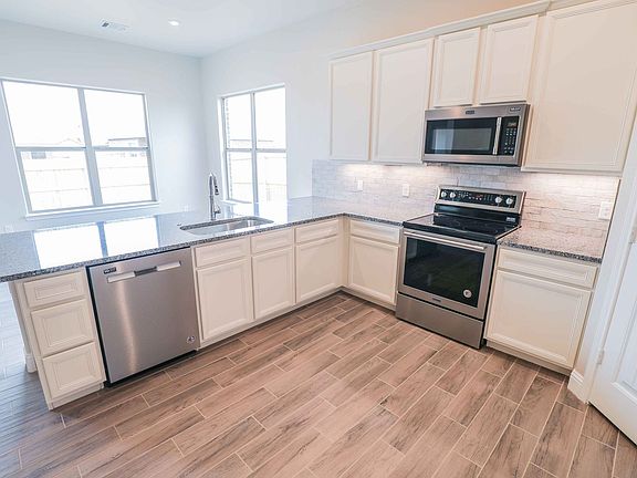 3rd image of 9505 Sydney Dr
