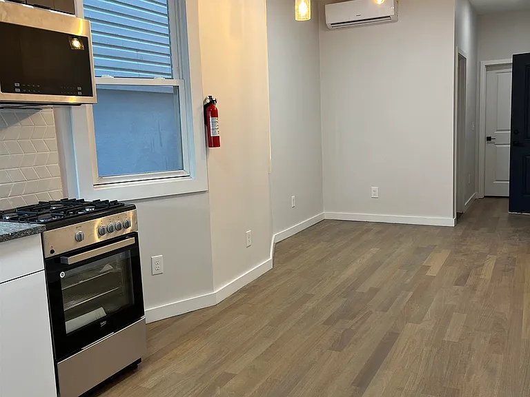 107 Magazine St #2R — Photo 34