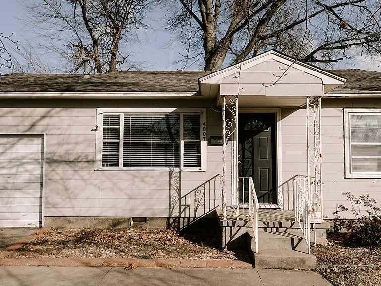 4807 S Detroit Ave — Photo 1