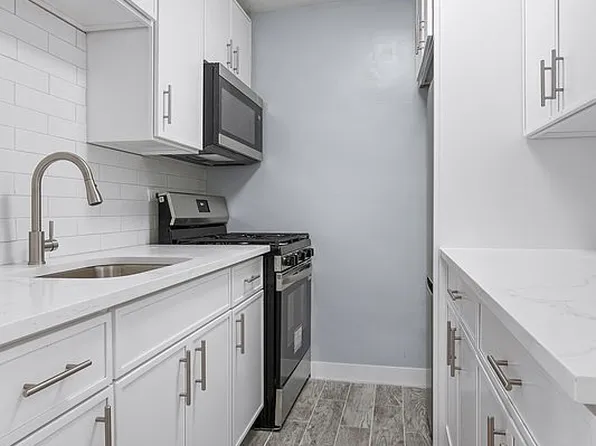 5015 39th St APT 1F, Long Island City, NY 11104