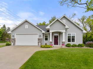 1100 S Forestbrook Ln, Appleton, WI 54914