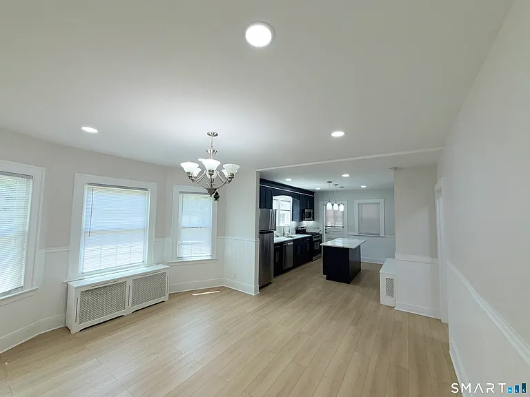 332 Robbins St — Photo 7