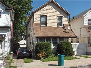 5th image of 10411 93rd Ave