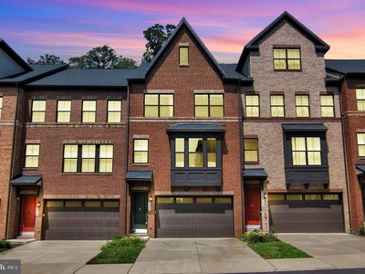 2820 Hokie Ln, Alexandria, VA, 22306