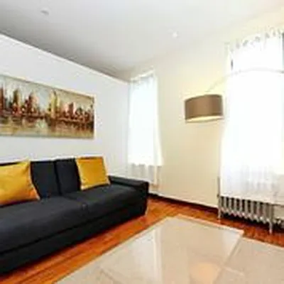 Rented by Atlas Real Estate New York | media 19