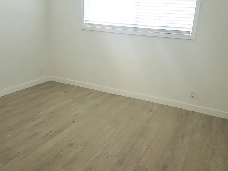 2821 Colorado Ave — Photo 32