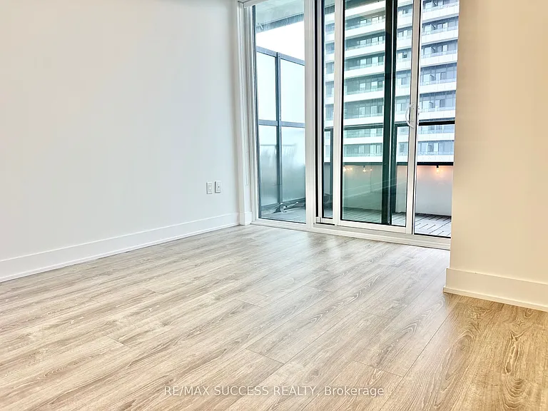 30 Shore Breeze Dr #2617 — Photo 17