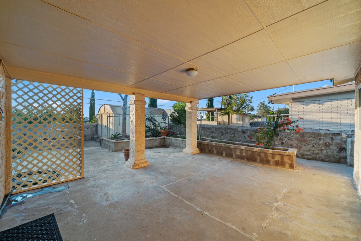 next background image