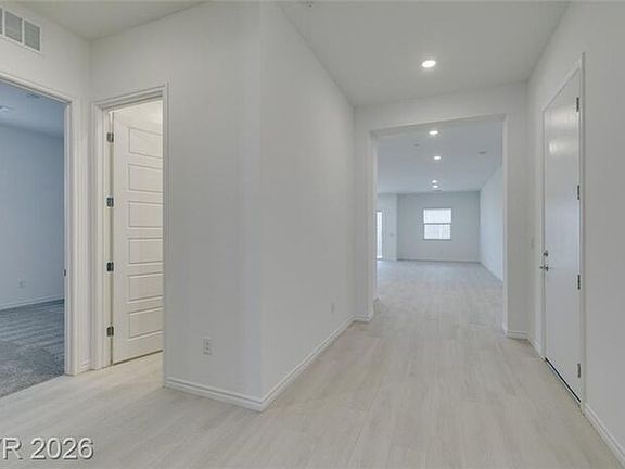 3rd image of 37 Charlotte Ridge Pl