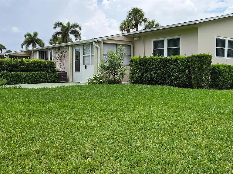 2630 Barkley Dr E #H — Photo 16
