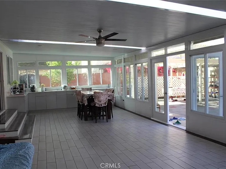 1233 S California Ave — Photo 9