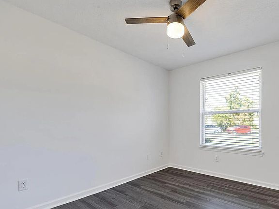 2nd image of 402 Brady Way