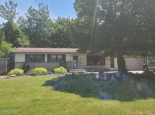 2060 Lamont Ave NW, Grand Rapids, MI