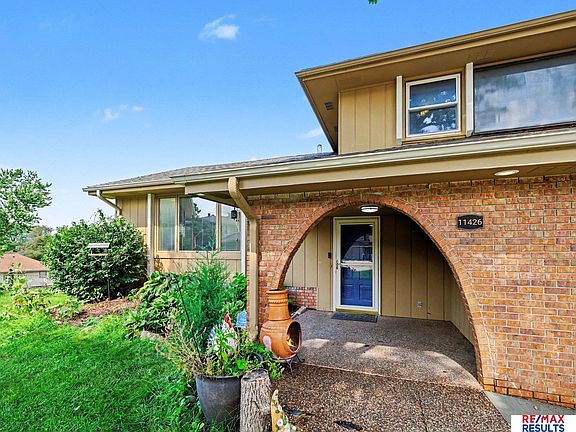 3rd image of 11426 Grand Cir