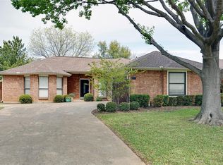 2220 Woodview Dr, Flower Mound, TX 75028