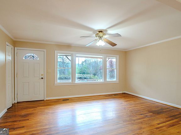 4th image of 239 Hendry Ln