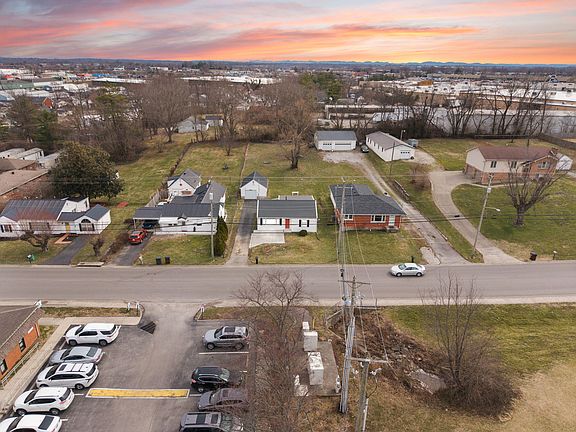 3rd image of 213 Boggs Ln