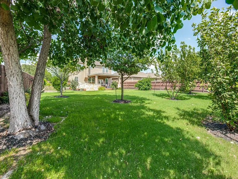 6909 Longford Trl — Photo 24