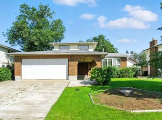 8731 180th St NW, Edmonton, AB T5T0Y1