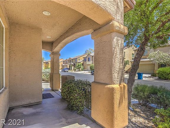 5th image of 4063 Meadow Foxtail Dr