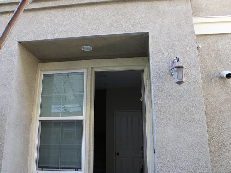 1438 University Cir — Photo 2