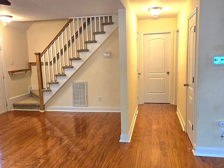 2201 Pershing Ave — Photo 11