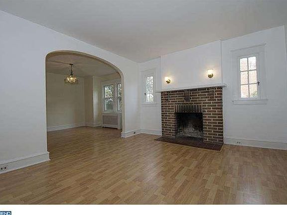 4th image of 1414 Lawndale Ave