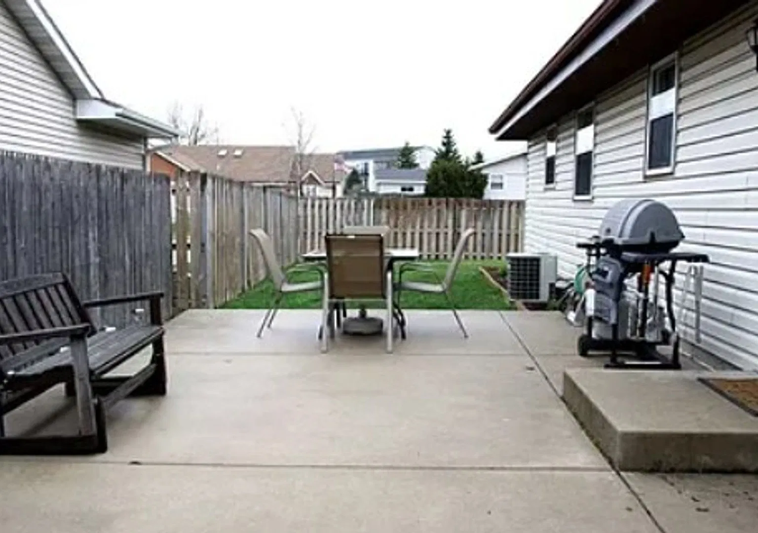 Gorgeous 4 Bedroom Ranch House - Updated photos coming soon — Photo 3