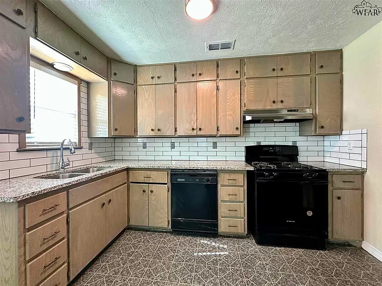 2211 Fillmore St — Photo 5
