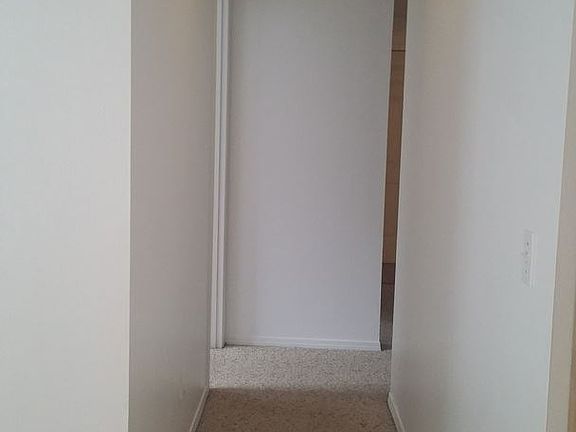 5th image of 940 Alexander St