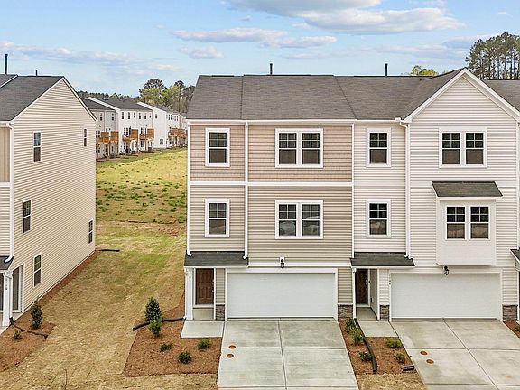 2nd image of 1108 Lily Loch Way