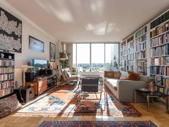 77 Pond Ave APT 1506, Brookline, MA 02445