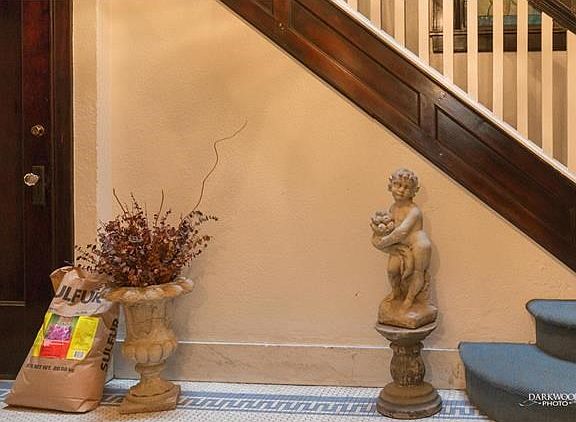 4th image of 5539 Waterman Blvd APT 3S