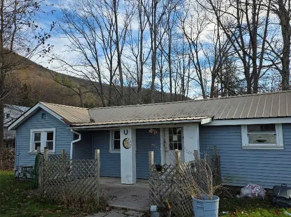 40 Oak St, Deposit, NY 13754