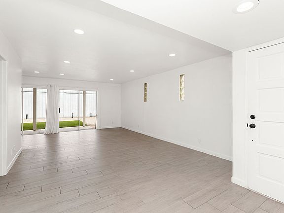 2nd image of 34096 Alcazar Dr APT A