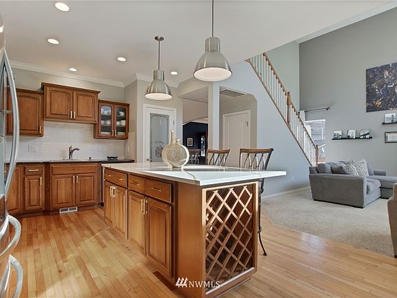5th image of 418 22nd Ave Ct SW