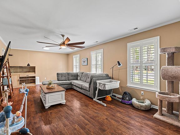 4th image of 120 Silver Leaf Drive
