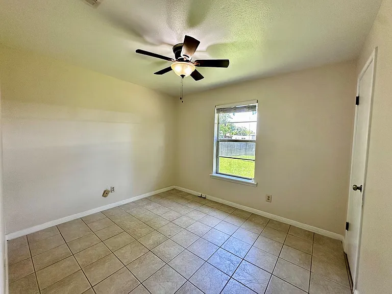 4659 Orange Cir S — Photo 12