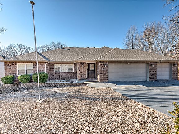 3rd image of 6 McCollough Ln