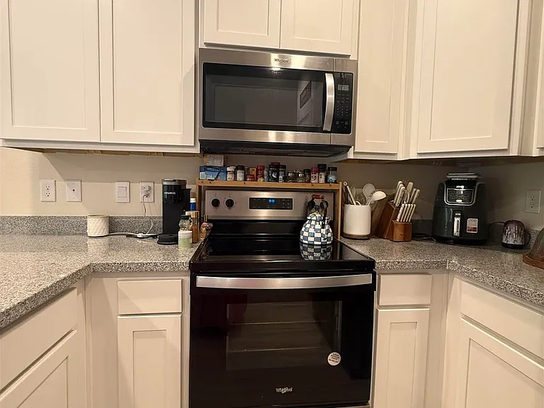 9469 Nature Creek Ln — Photo 5