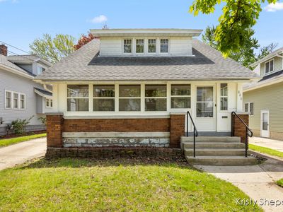 848 Myrtle St NW, Grand Rapids, MI, 49504
